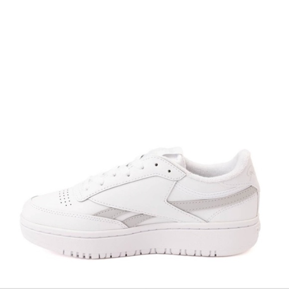 Reebok Women's Club C Double Revenge Low Top Sneakers Size 8.5 NWT - Picture 2 of 3